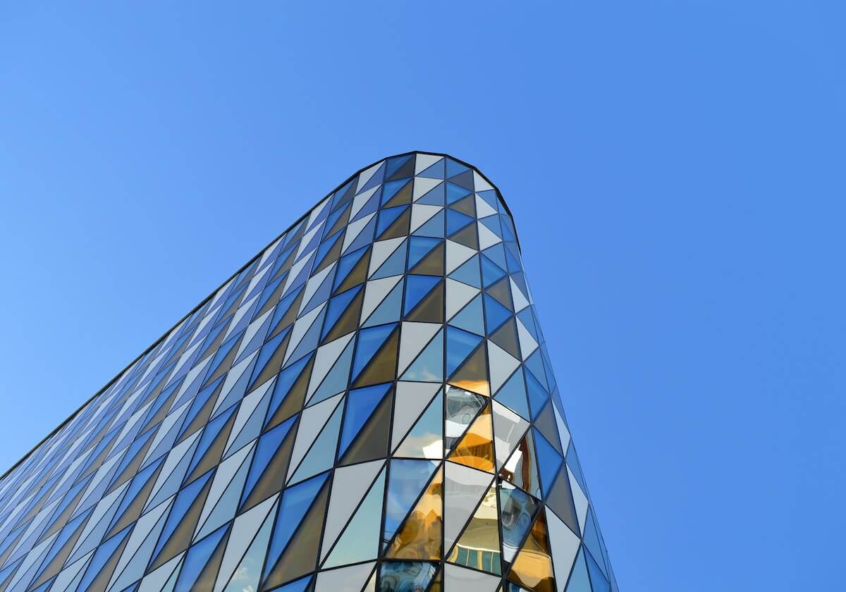 世界杯手机观看-在水晶宫球员和裁判争论判点时，B费派梅努去偷亨德森手上的球